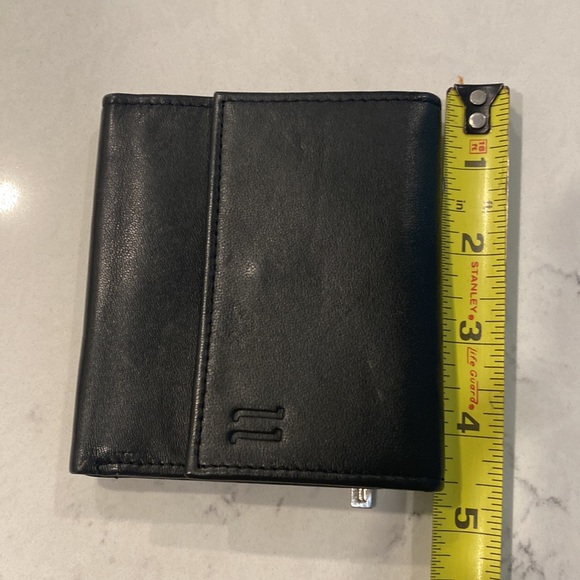 Black travel wallet - Picture 6 of 6